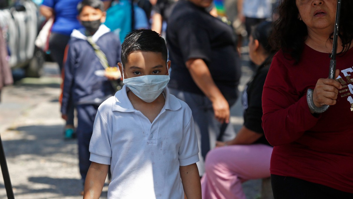 Estudiantes cumplieron con el uso del cubrebocas en Jalisco (Fernando Caffanza)
