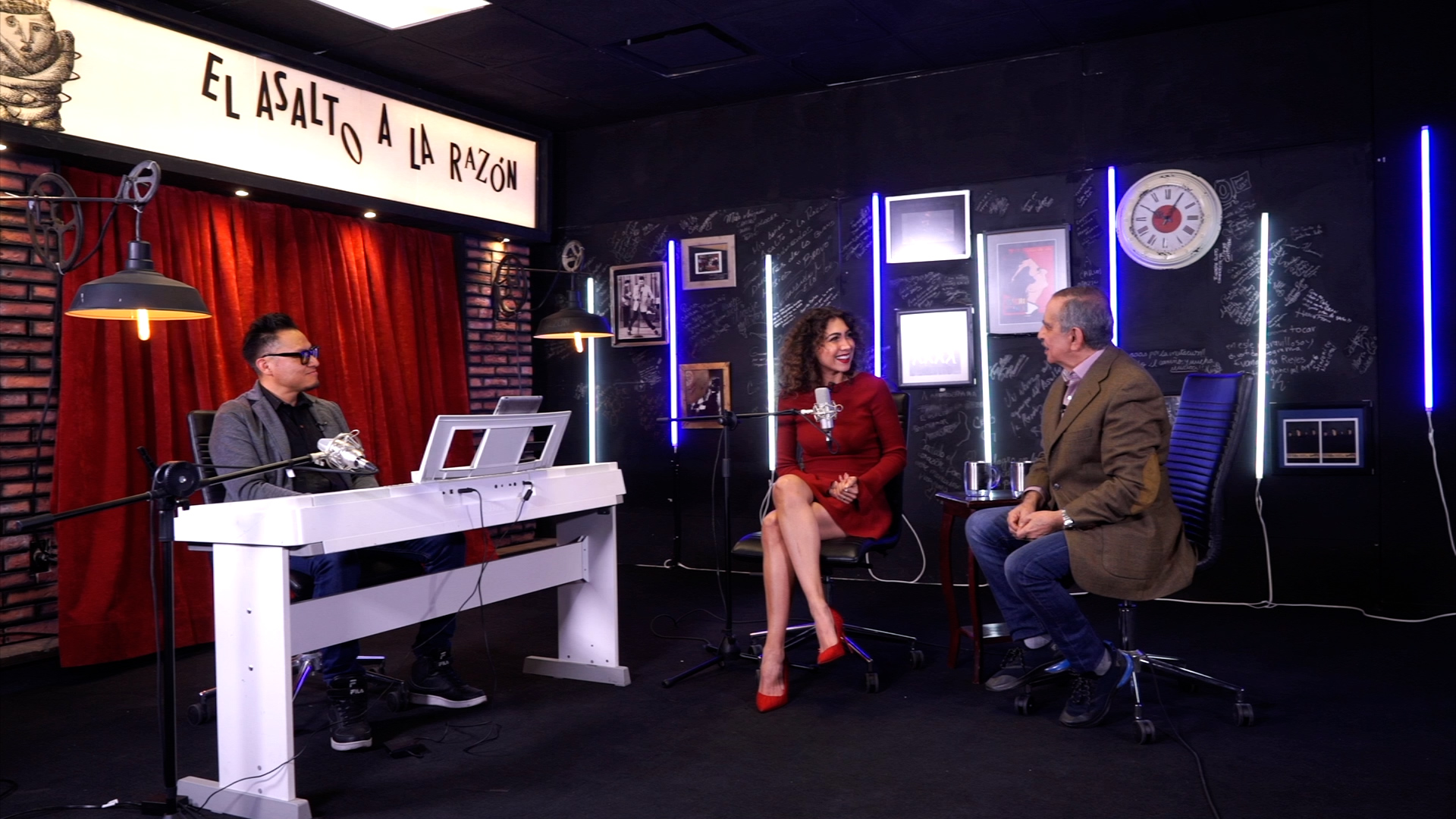 Karel Esparza: La voz que mantiene vivo el jazz y el bolero en México | El Asalto a la Razón