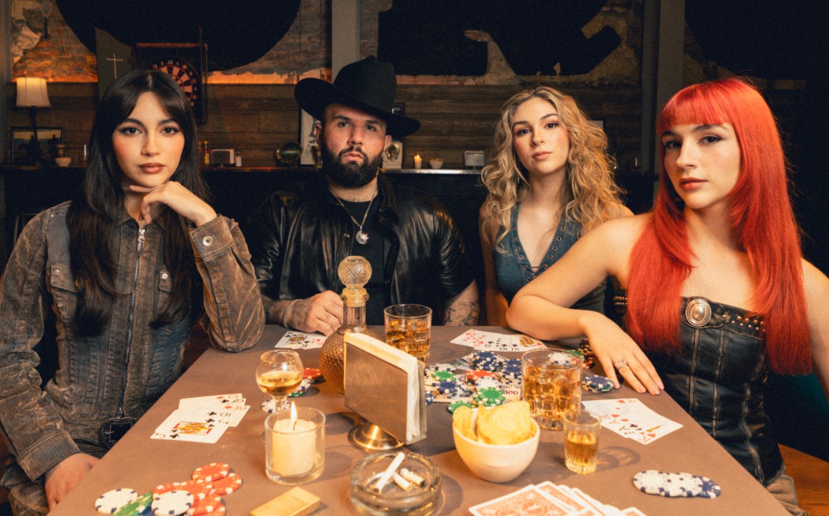 The Warning y Carín León (Especial)