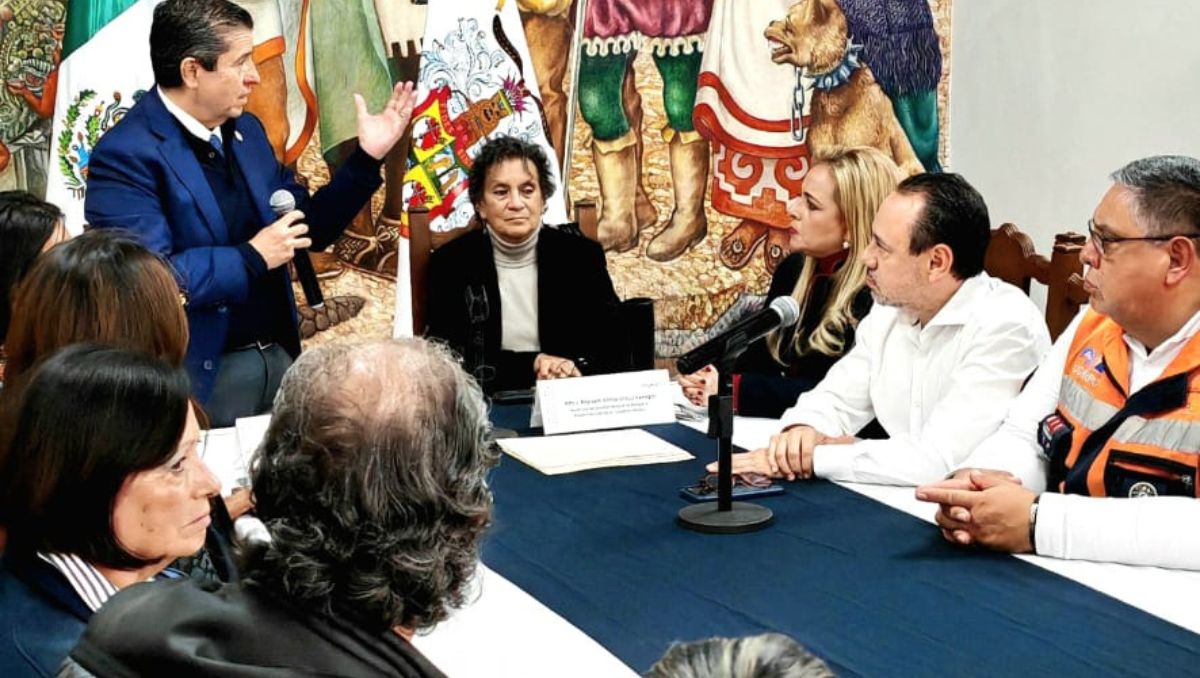 Entregan primer apoyo económico para renta a 25 familias afectadas por explosión en edificio de Coyoacán