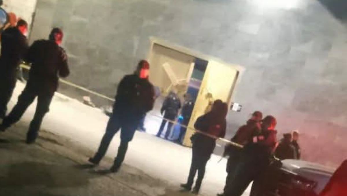 Sujetos armados atacaron un bar en la colonia Diamante de Cuautitlán Izcalli, donde una mujer perdió la vida.