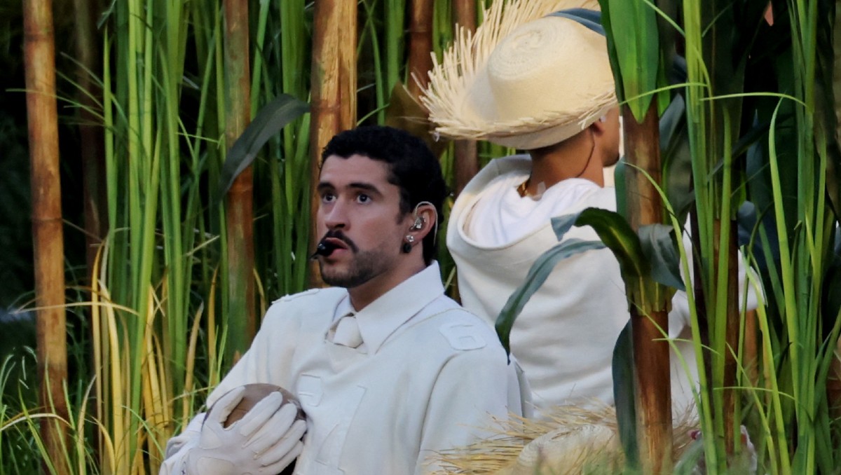 ¡Orgullo latino! Estos fueron TODOS los oficios que Bad Bunny 'homenajeó' en el show del Medio Tiempo del Super Bowl | VIDEO