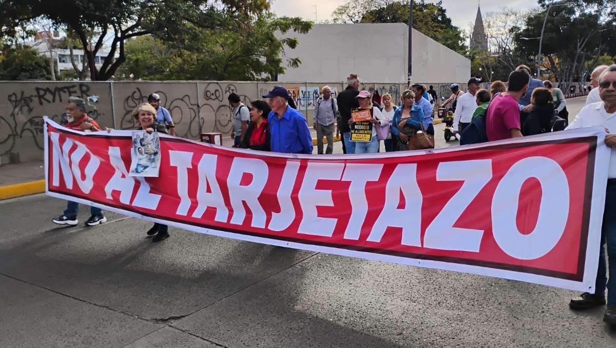 Ciudadanos piden marcha atrás al aumento del pasaje y la implementación de la Tarjeta Única (Foto: Gabriel Vigueras)