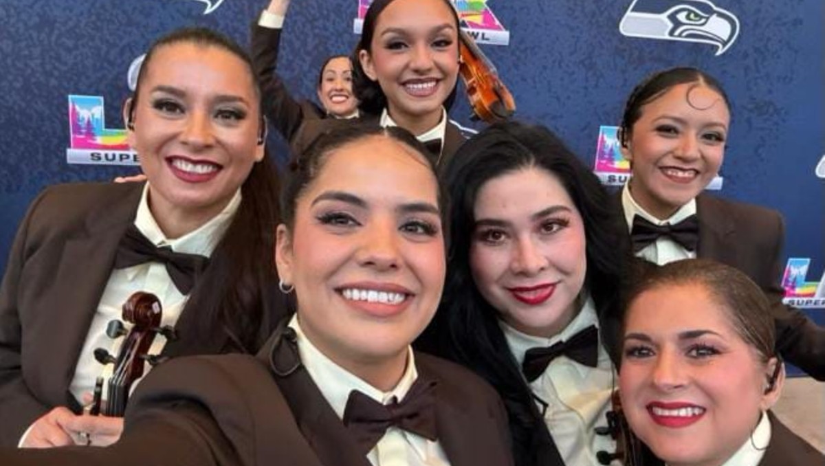 Las integrantes del mariachi 'Las Divas' estuvieron presentes en la presentación de Bad Bunny | Captura de pantalla