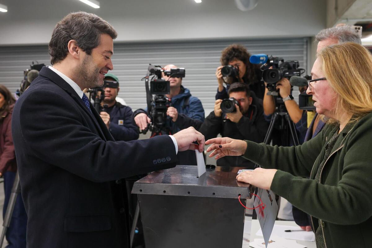 Con mal clima y José Seguro como favorito: Esto sabemos de la segunda vuelta de las elecciones presidenciales en Portugal