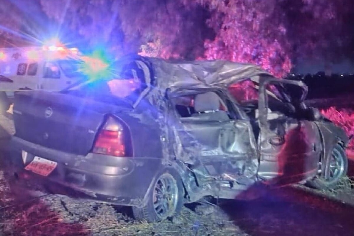 Accidente vehicular en Actopan, Hidalgo, dejó dos víctimas mortales.