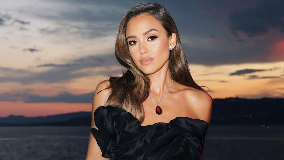 Jessica Alba agradece a Bad Bunny y reacciona al show del medio tiempo