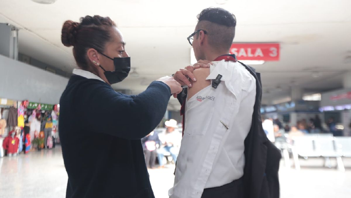 La Terminal de Autobuses de Toluca cuenta con un módulo de vacunación contra el sarampión. Foto: (Especial)