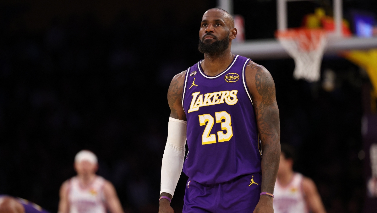 LeBron James se perderá otro juego por lesión y queda fuera del All-NBA