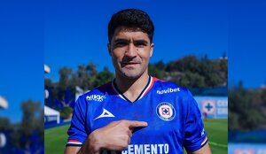 Nicolás Ibáñez, nuevo refuerzo de Cruz Azul, podría debutar con el equipo en la Concacaf Champions Cup ante la ausencia del 'Toro' Fernández.
