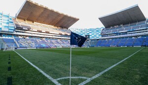 La Concacaf, junto con la Liga MX, trabajaron en conjunto para la recuperación de la cancha del Estadio Cuauhtémoc, previo al Cruz Azul vs Vancouver FC