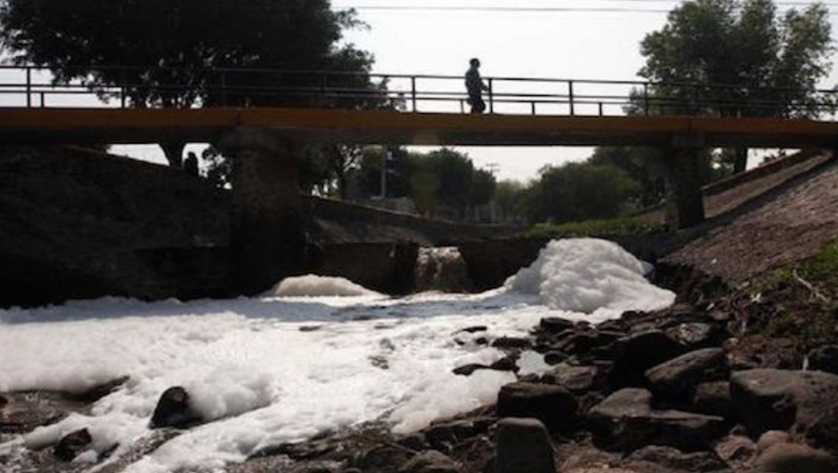 UNAM analiza el río Querétaro para detectar bacterias resistentes a antibióticos