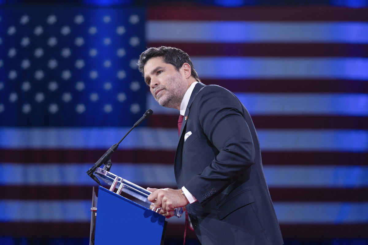 Uno de los clavos en el 'ataúd' de Verástegui fue su confrontación con Javier Milei (AP).