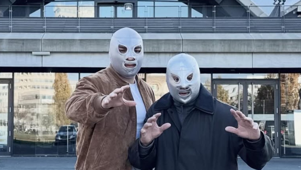 El Hijo del Santo y Santo Jr estuvieron presentes en el concierto de 'The Hives' y 'My Chemical Romance' | VIDEO