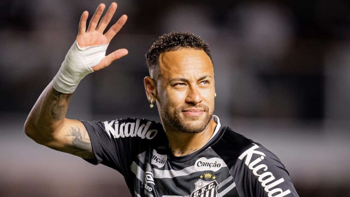 Neymar vuelve a jugar con el Santos tras cirugía de rodilla