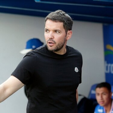 El entrenador de Cruz Azul, Nicolás Larcamón, le respondió a Ángel Correa sobre la burla de los cambios de estadio que ha tenido.