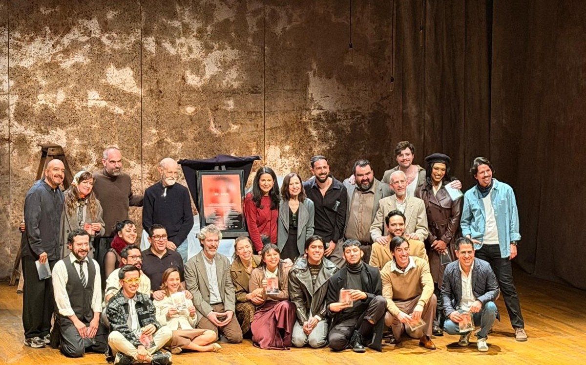 Luis de Tavira, María Rojo y Arcelia Ramírez devela placa de 'Mr. Gwyn'