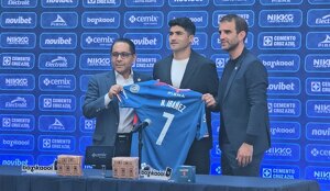 Nico Ibáñez fue presentado oficialmente con Cruz Azul, equipo al que llegó en el momento justo.
