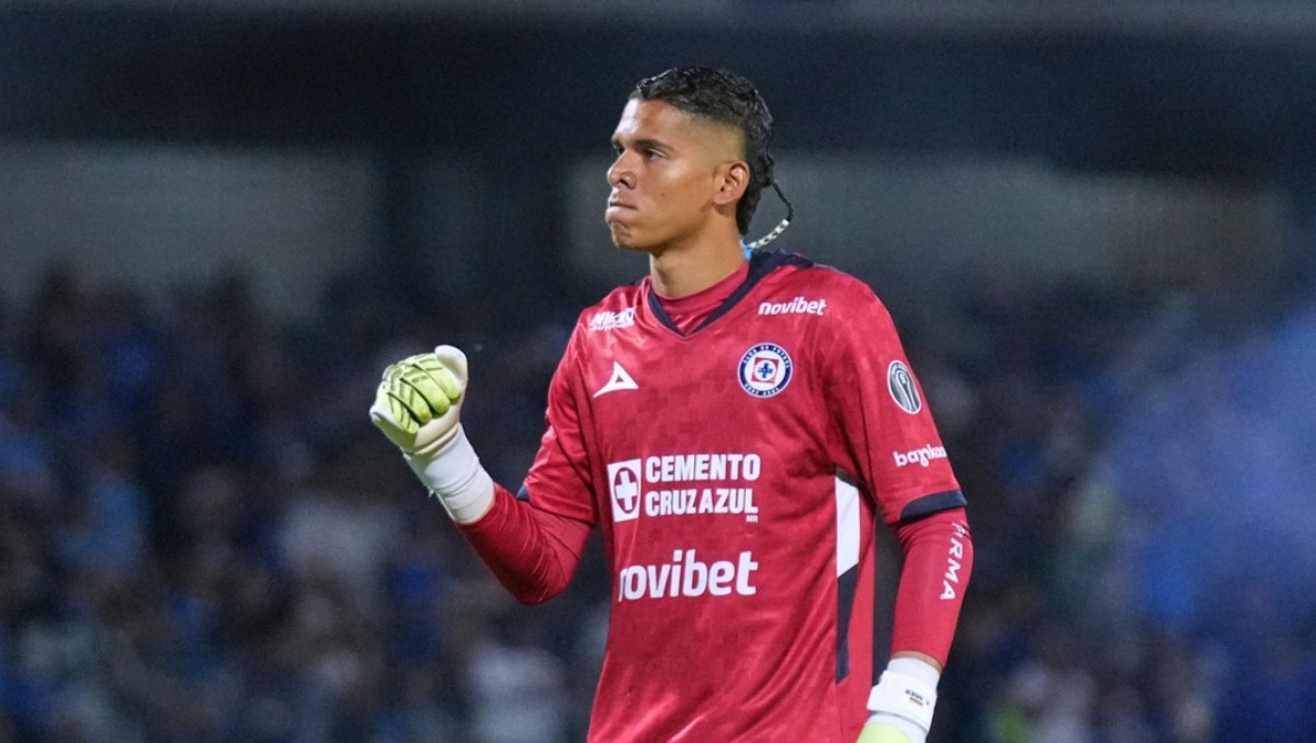 Nicolás Larcamón revela cuándo volverá Kevin Mier a las canchas