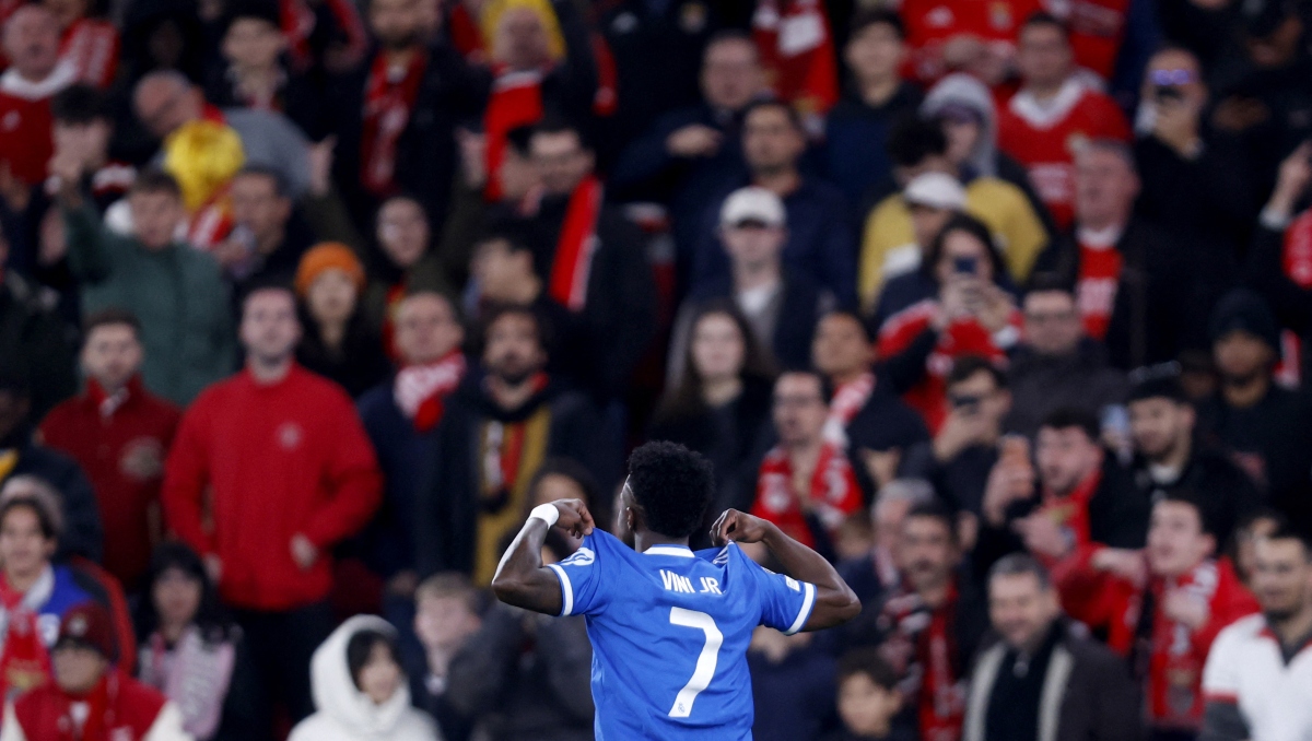Benfica investigará a dos aficionados por gestos racistas en el partido ante Real Madrid (AFP)