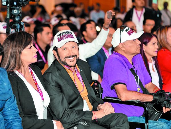 Édgar Garza, dirigente del movimiento, en la reunión de ayer. Araceli López