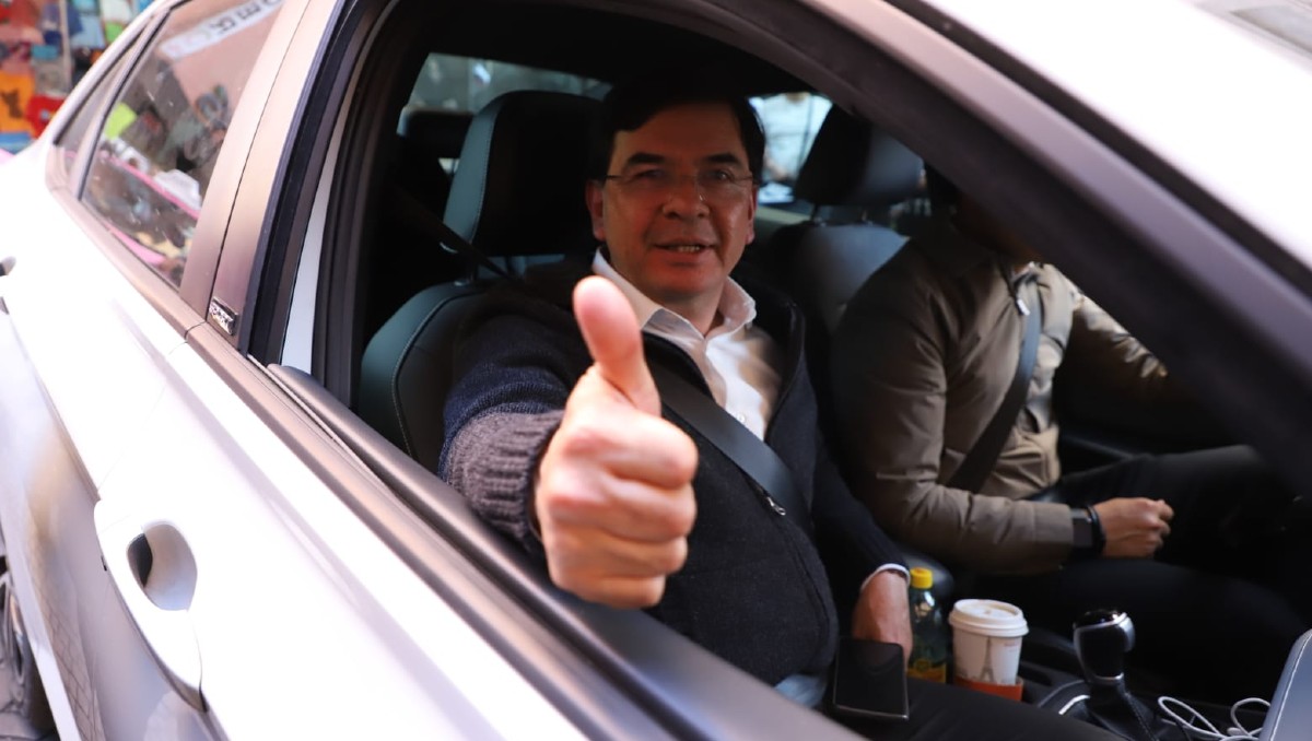 Llegan a Palacio Nacional para la reunión con la presidenta Sheinbaum sobre la reforma electoral.| Foto: Javier Ríos