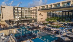 Así es el hotel todo incluido Devossion by Live Aqua Playa del Carmen en  Quintana Roo.