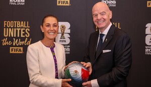 Claudia Sheinbaum confirmó que tuvo una llamada telefónica con Gianni Infantino y recibió el apoyo para que México siga como anfritrión del Mundial