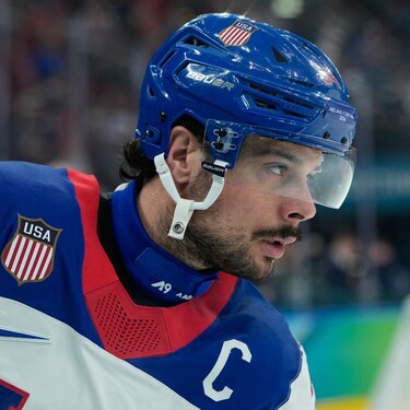 Auston Matthews es el primer mexicoamericano en ganar la medalla de oro en hockey sobre hielo en Juegos Olímpicos de Invierno; su madre es de Sonora