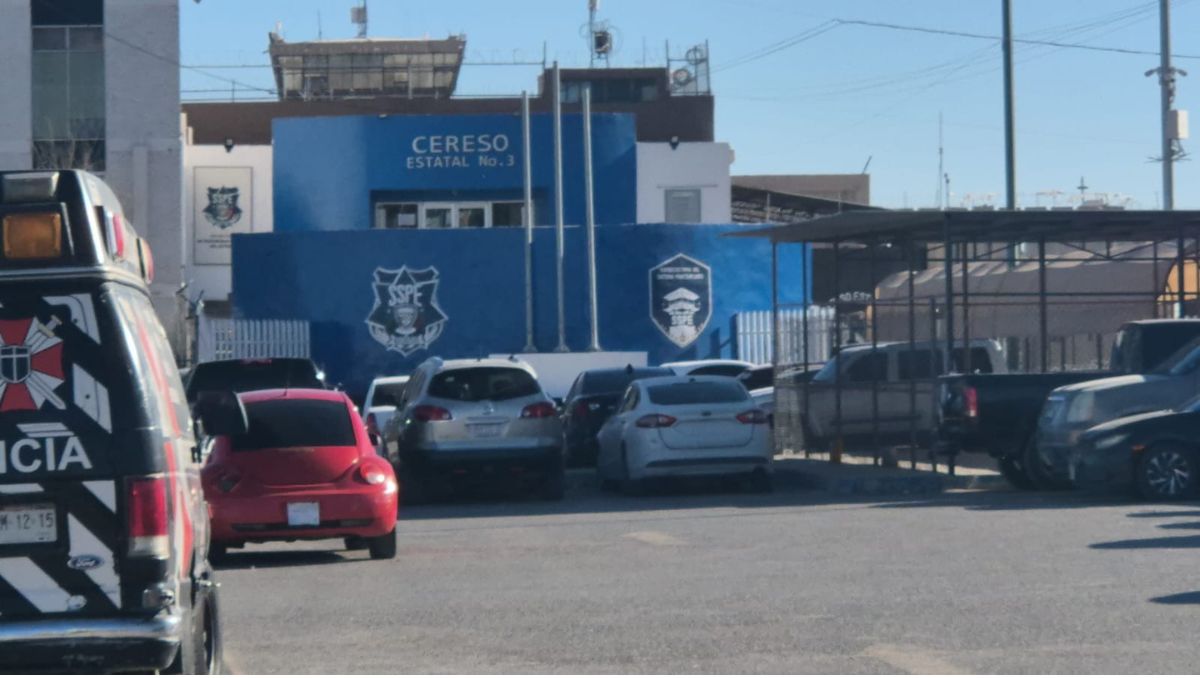 Autoridades investigan el feminicidio ocurrido dentro del Cereso 3 durante una visita íntima.
