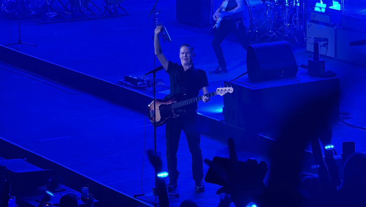 El cantante sorprendió con interacción constante y efectos visuales. Especial