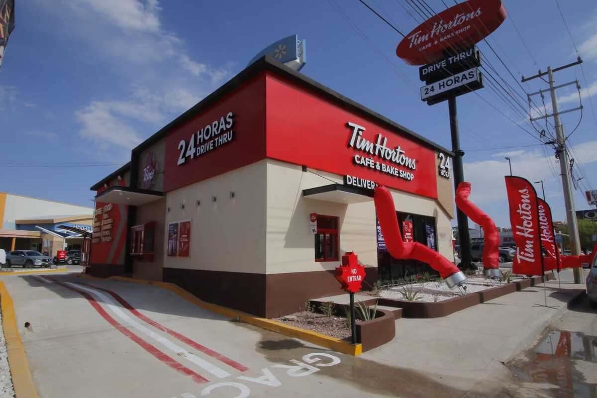 La ceremonia de inauguración se realizó con el tradicional corte de listón que marcó la apertura de esta sucursal. | Manuel Guadarram