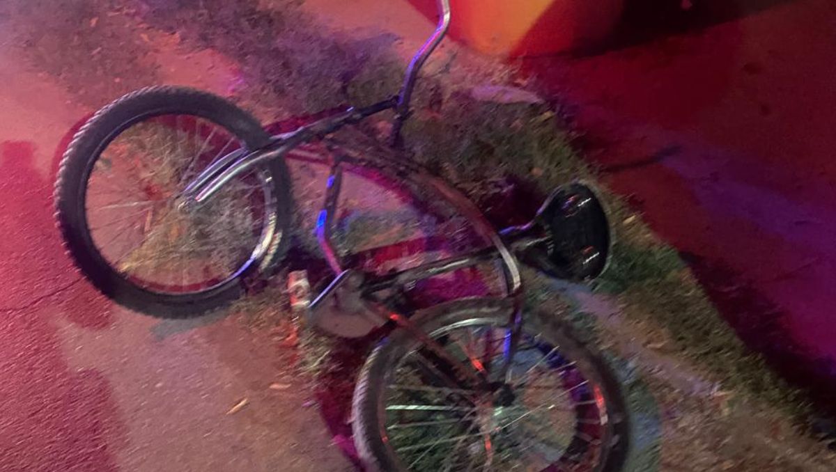 El joven de 21 años fue arrollado en la intersección de avenida Aldama y calle 21. | Especial