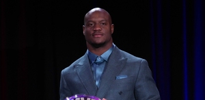 Kenneth Walker, de los Seattle Seahawks, apunta a ser uno de los agentes libres más codiciados en la NFL tras no recibir la etiqueta de franquicia