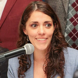 Carmina Castrejón busca dirigencia de Canaco Puebla