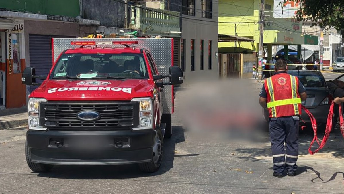 El hombre se desvaneció al interior de su vehículo. (Mario Juárez)