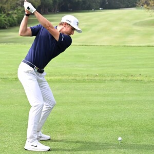 Carlos Ortiz se conserva como el líder en el segundo día del LIV Golf Hong Kong, tras firmar una ronda de 64 golpes en Fanling
