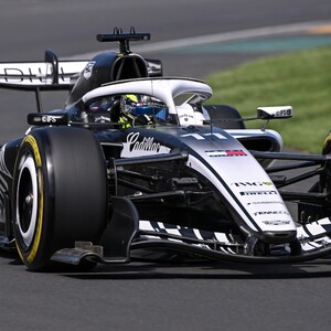 El mexicano 'Checo' Pérez no registró ningún tiempo en la segunda prueba del Gran Premio de Australia y terminó último por problemas en su monoplaza