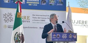 El canciller Juan Ramón de la Fuente destacó la importancia de que las mujeres participen como mediadoras en conflictos internacionales.