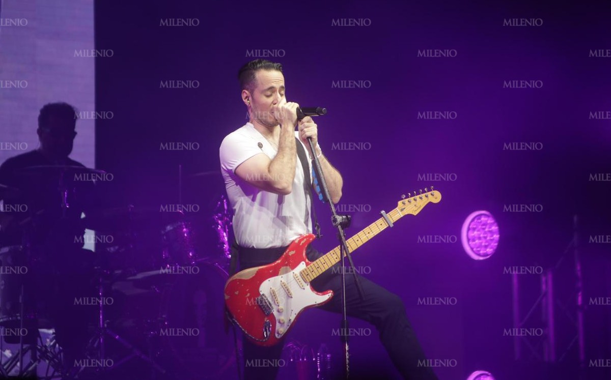 Durante el concierto de José Madero hubo espacio para canciones de su etapa con la banda PXNDX.| ErikSaldaña