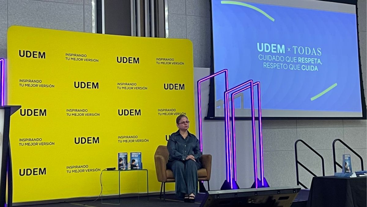 Abogada y autora del libro "No es broma, es delito",  Claudia Lozano. | Gabriela Garza