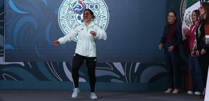 Charlyn Corral recordó su infancia entrenando junto a su hermano y su padre, al tiempo que mandó un mensaje a las niñas que sueñan con ser futbolistas