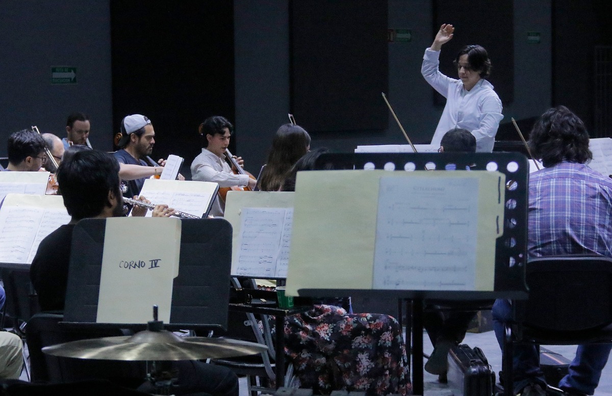 Ensayo del concierto dirigido por Inés Rodríguez con la Camerata de Coahuila. | Manuel Guadarrama