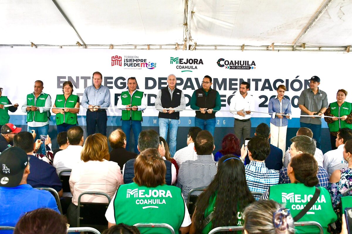 Entrega Román Cepeda pavimentación Torreón 2000 y prolongación Juárez.| Redes.