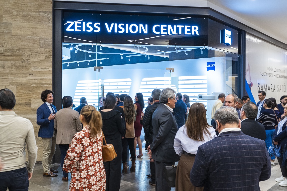 La sucursal está equipada con instrumentos de última generación que permiten realizar exámenes visuales de alta precisión. (Cortesía)