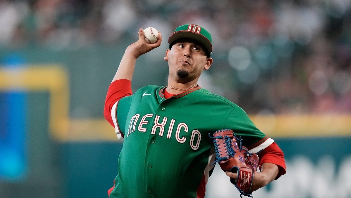 Javier Assad, el pitcher abridor para el juego de México ante Italia (AP)