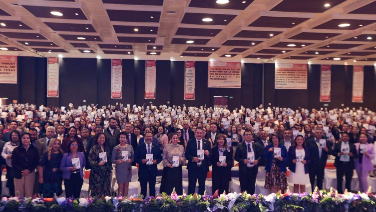 José Alfredo Geraldo Benoit, conmemoró el Día Internacional de la Mujer, en el que reconoció la labor de las docentes y administrativas. Especial