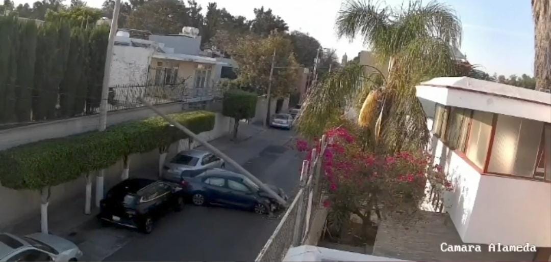 La mujer terminó con heridas leves, por lo que no fue trasladada a un hospital.