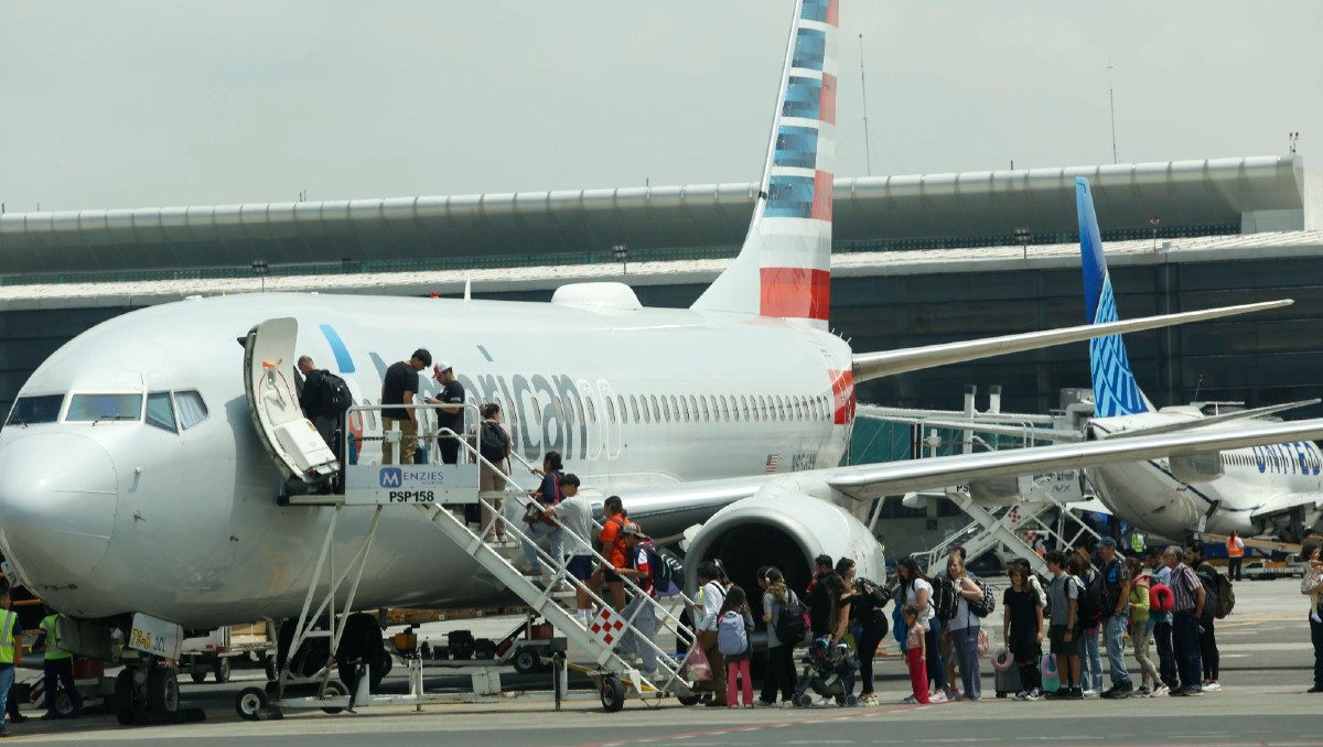 Pasajeros en el aeropuerto internacional de Guadalajara (Fernando Carranza)