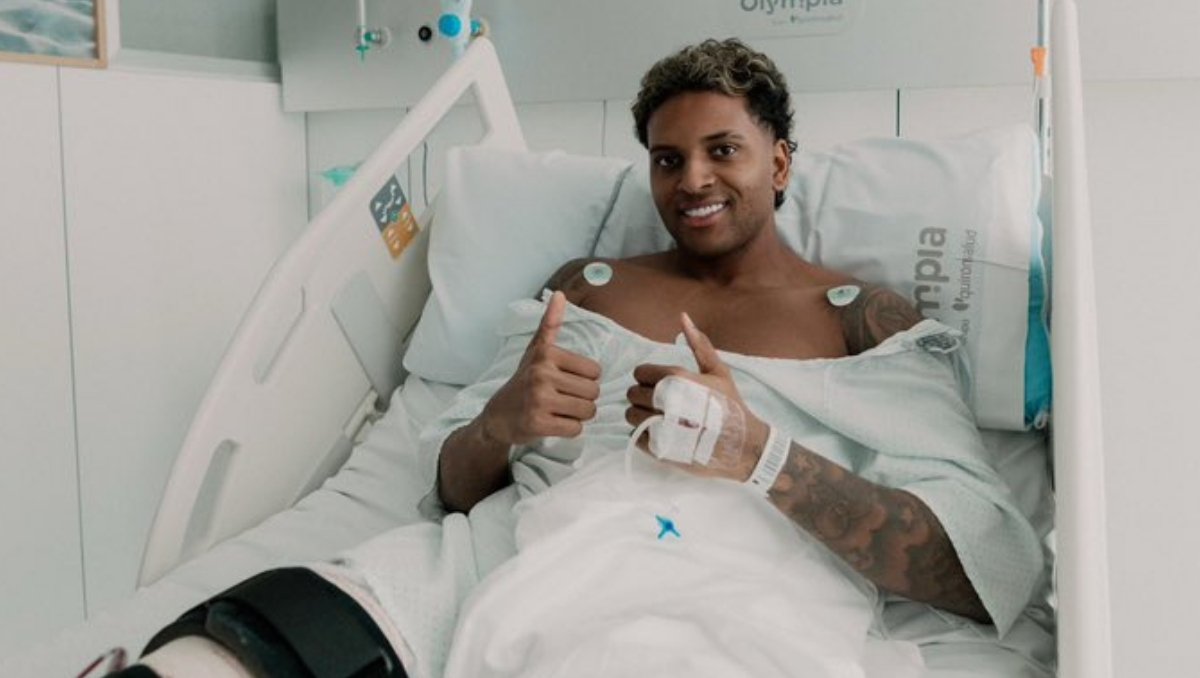Rodrygo es operado con éxito de la rodilla derecha (X: @RodrygoGoes)